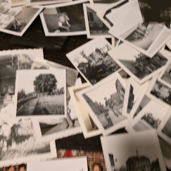 Vintage Black and White Photo Collection - Picture 16 of 16